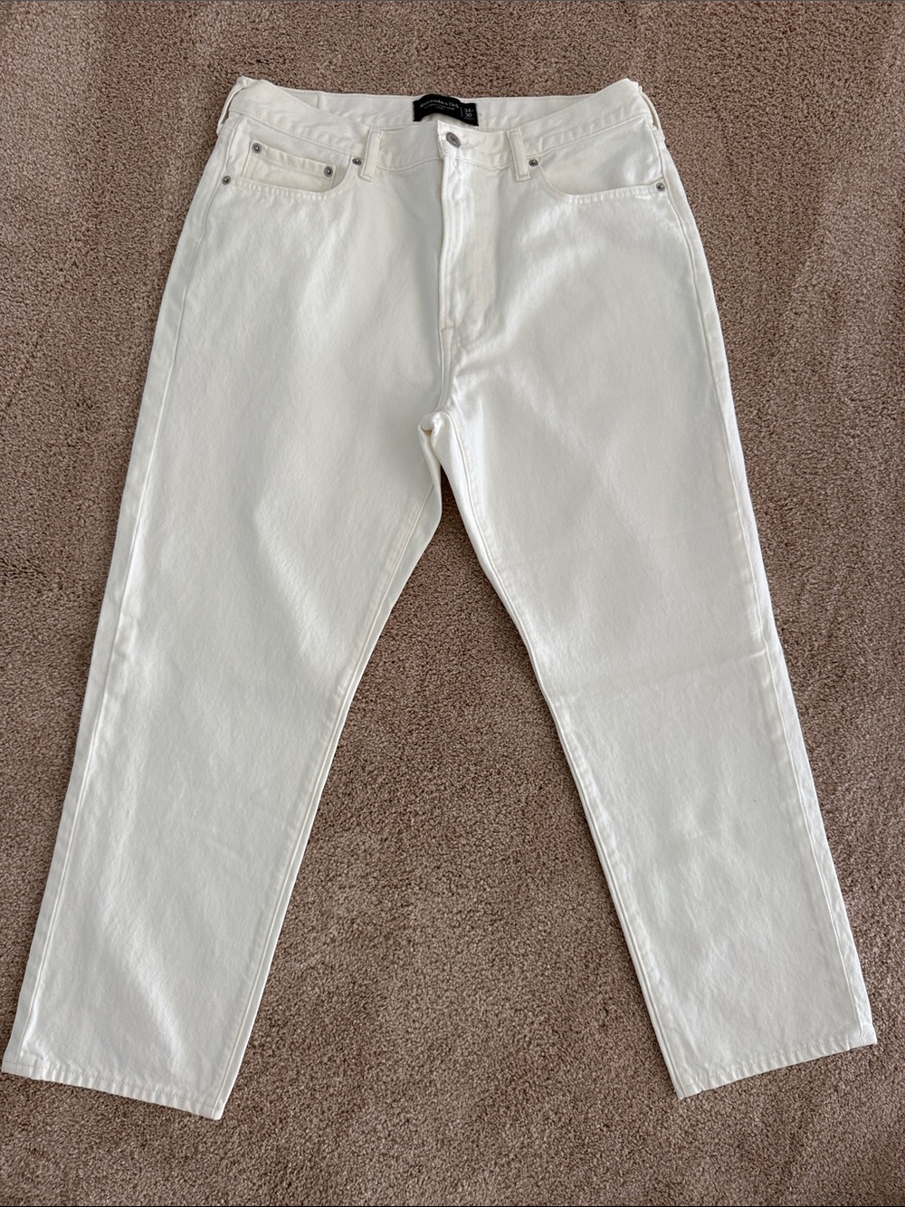 Abercrombie & Fitch Men's White Relaxed Jeans
